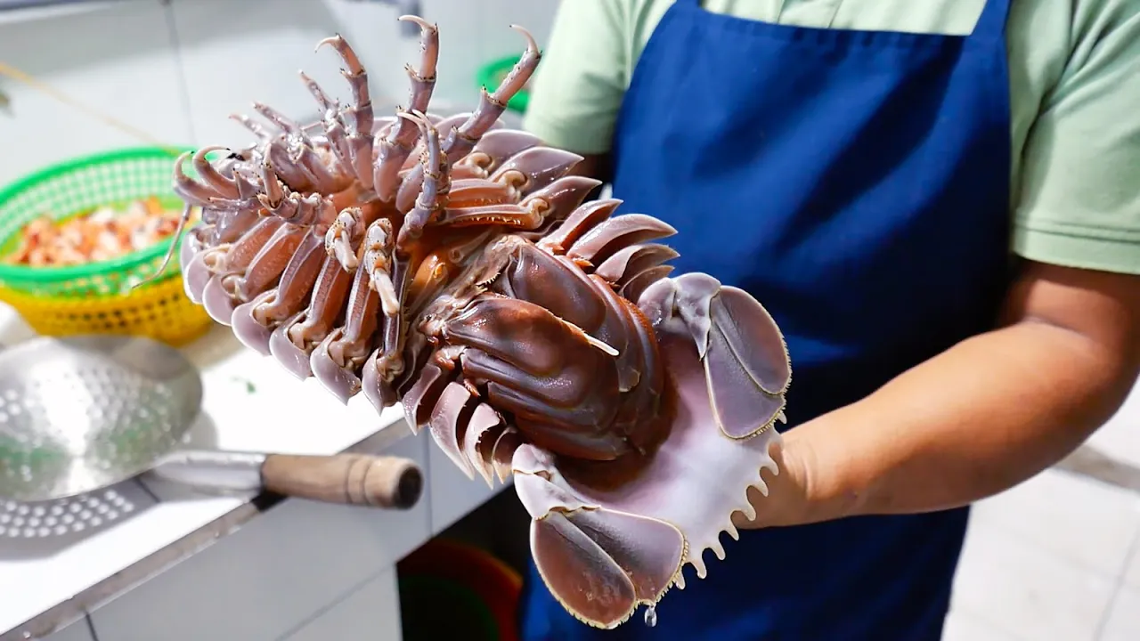 GIANT ISOPOD Instant Ramen Noodles Seafood Street Food