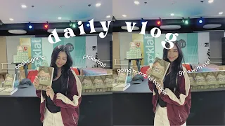 daily vlog: booksigning, pickleball, gym