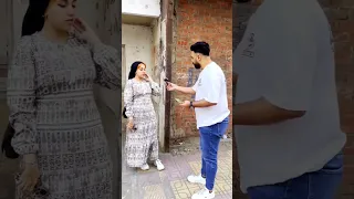 ست بمليون راجل والله العظيم      فاعل خير دندنها