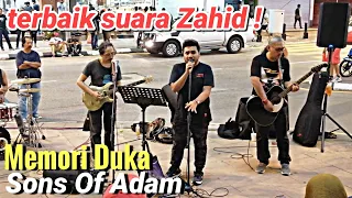 Download Memori Duka - Sons Of Adam | Mendayu suara Zahid nyanyi lagu ni. Suara Zahid ada kualiti tersendiri MP3