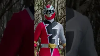 Javi e Izzy First Fight ⚡ Power Rangers Para Crianças
