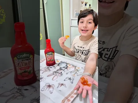 ENGANEI A MAMÃE COM SALGADINHO #shortsbrasil #comediaemfamilia #theozinhoefamilia