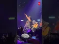 Download Lagu Mus mengalunkan lagu ‘Taman Rashidah Utama’ di Konsert Pentas Peluru Cokelat BARBARiK