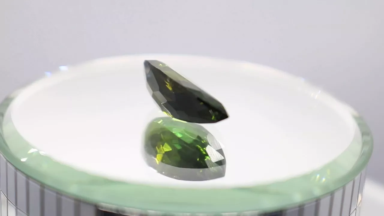 Green Tourmaline 21x10mm Pear Faceted