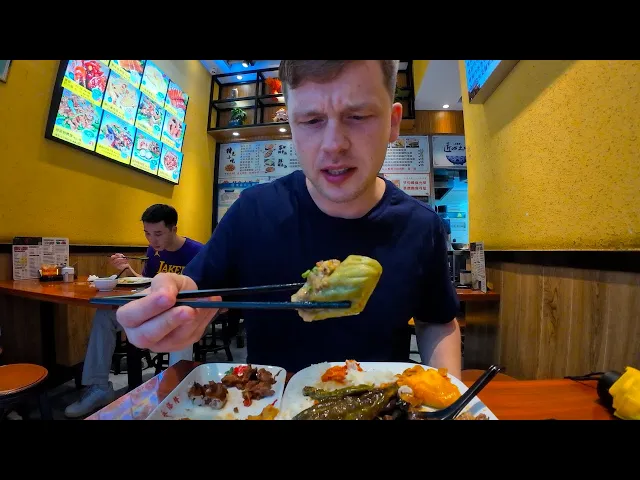Eating Like a Local in Shenzhen for ONLY $2 🇨🇳