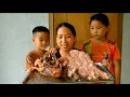 Download Lagu Clean the grass around the house - Stew pig's feet, roast duck on charcoal with the kids to enjoy
