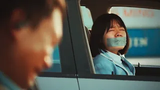 father with 2 kids cant leave their car or it will explode