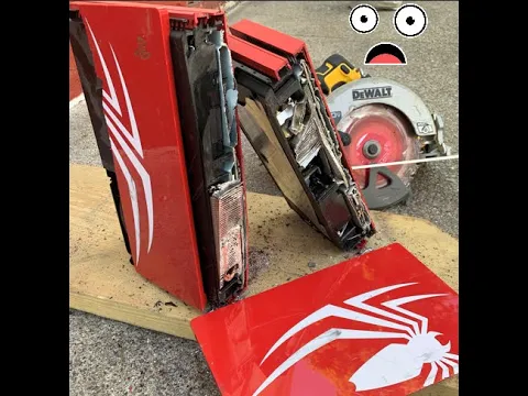 Sony Fanboy Saws His SpiderMan PS4 in Half!