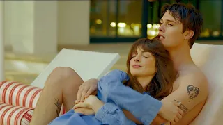 عجوزه عندها ٤٠ سنـه بتـعمل علاقه مع شاب صغير قد ابنها ملخص فيلم The Idea Of You 