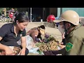 Download Lagu Luyen picked vegetables and banana flowers to sell at the market and met a funny policeman