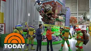 Download Get a first look at new floats in Macy’s Thanksgiving Parade! MP3