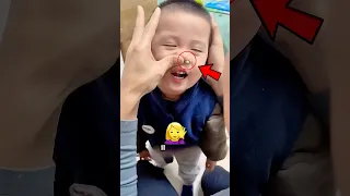 Quelque Chose était Coincé Dans Son Nez Mais Son Père était Là Pour Tout Réparer 