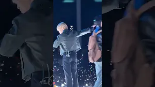 Only Jimin Could Turn Dengkiduk Kungdeoreoreo Into This Cute Wave Move Bts Jin 