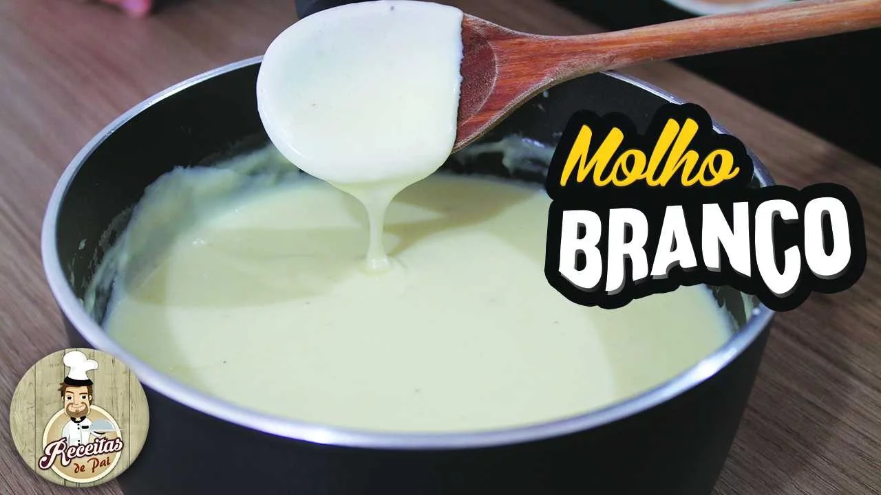 LASANHA DE BERINJELA COM MOLHO BRANCO