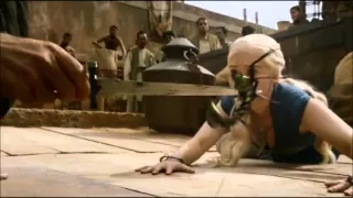 Daenerys Meets Barristan Selmy Game Of Thrones Season 3 Episode 1 Valar Dohaeris 