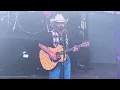 Ian Munsick singing Love Is Blind