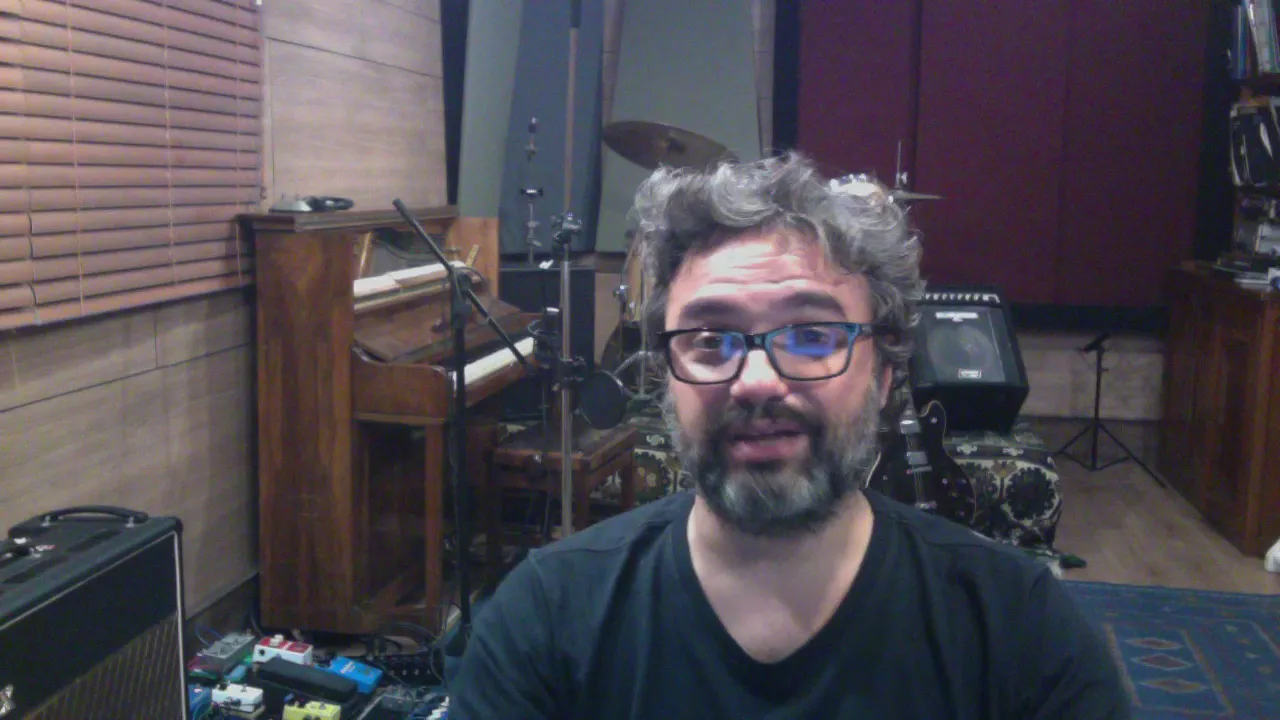 "O Isidoro foi um excelente professor e me passou o amor pela Harmonia Funcional e Improvisação."