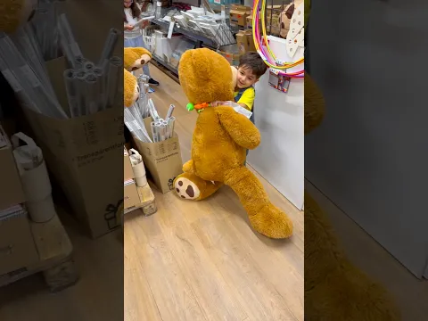 كموتة سرق الدبدوب العملاق من محل الالعاب😱