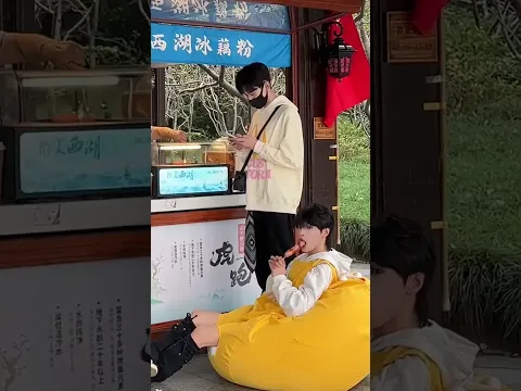 你们见过国庆这样出门的吗？#shorts #cute #love #搞笑  #couple  #comedy
