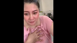 aunties dasteran is clearly visible she immediately changed into it while snacking in the kitc 