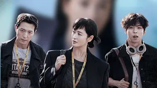 مذيعة جبارة هى وفريقها بيطاردوا السيكوهات المجرمين ويفضحوهم بجدارة 