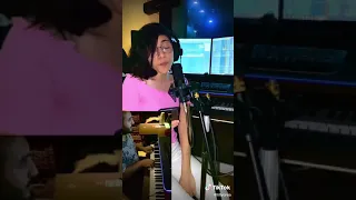 ليلي كريا حبيبي بالبنط العريض 