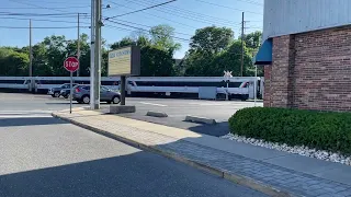 One train at Bay Head Station 2024