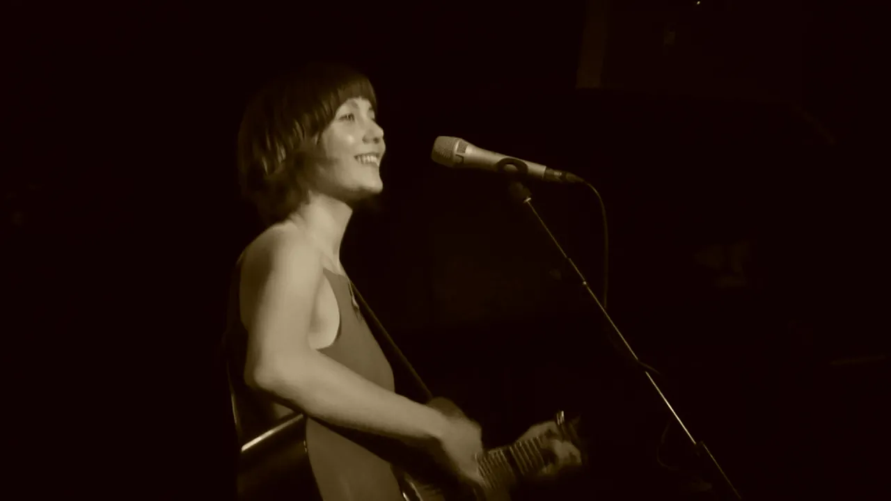 Molly Tuttle - Helpless Molly Tuttle - Helpless