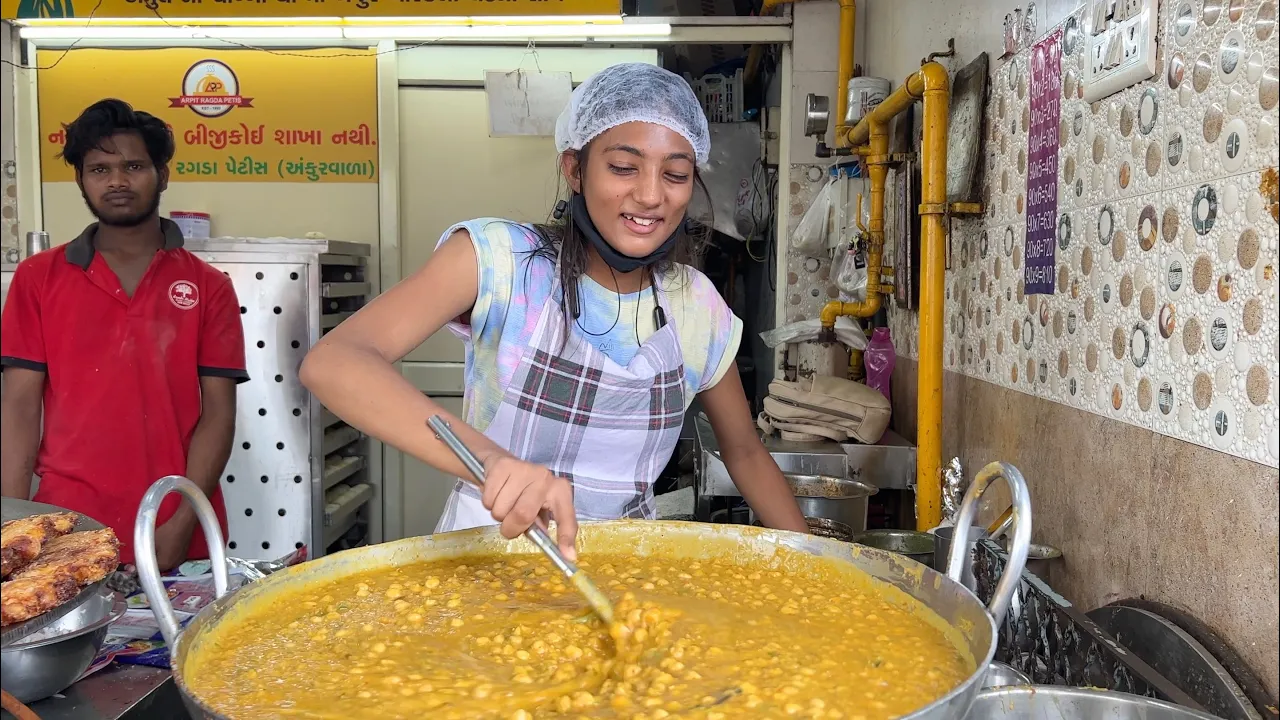 Muskan from Ahmedabad Serves Ghee Fried Ragda Patties   Indian Street Food