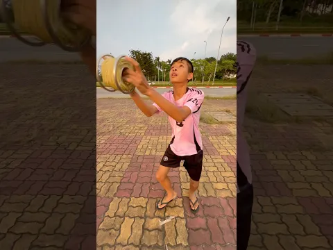 ￼ thả diều bạn chẻ tuôn dây diều giật dây cho diều bay cao  hay quá ..# #kite #layangan ￼￼#patang ￼