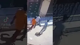 دق باب بغى هرب حصل هر بوحدو هههههه       دندنها