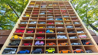 105 Tomica cars! We're going to collect them with a big truck and store them in the Tomica Mansion!