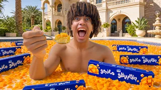اكلت اكبر كمية بظابيظو مانجو في العـالم بالـمسبح 😨🥭 ( تحدي مجنوون 🤪 )