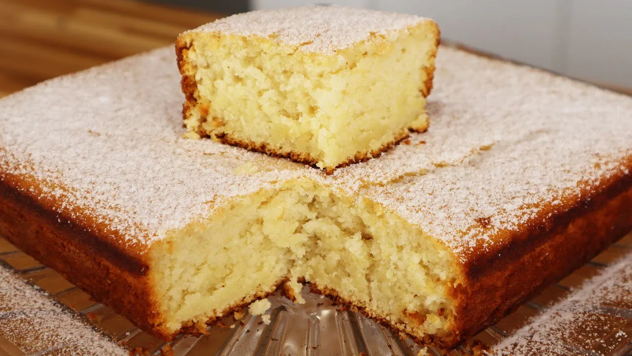 RECEITA DE BOLO DE COCO - MAIS FÁCIL QUE EXISTE - SUPER FOFINHO Ingredientes: 1 e 1/2 xícara de fari. 