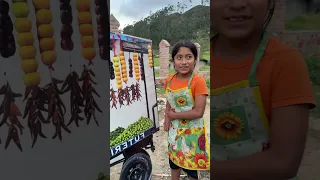 Le cobró $100 con un carrito de frutas FALSO y se les dio a la fuga 🍊😱 #humor #comedia