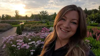 Cutting Flowers For Dry Arrangements, New Dinner Recipe & Clearing a Walkway! 💐🥘🌿