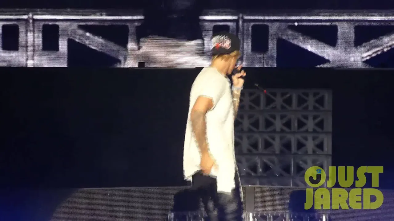 Justin Bieber - "Where Are U Now" Live at Ariana Grande's Concert (4/8/15)