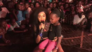 omwana akaabiza spice diana amaziga ku stage