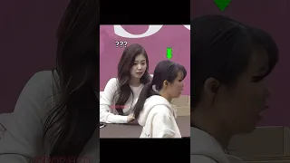 Jennie S Reaction When A Fan Took Away Her Gift By Mistake Blackpink Jennie Shorts Blink 
