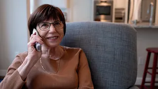 California Customer Shares Her AT T Phone - Advanced Experience AT T