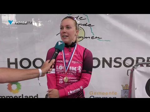 Marit Cent sprint naar overwinning in wielerronde van Ommen voor vrouwen