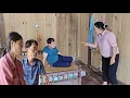 Download Lagu The doctor's mother went to warn his father and made him return the money to her son.