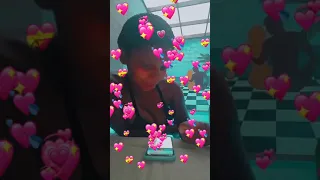 bailando en traje de ba o