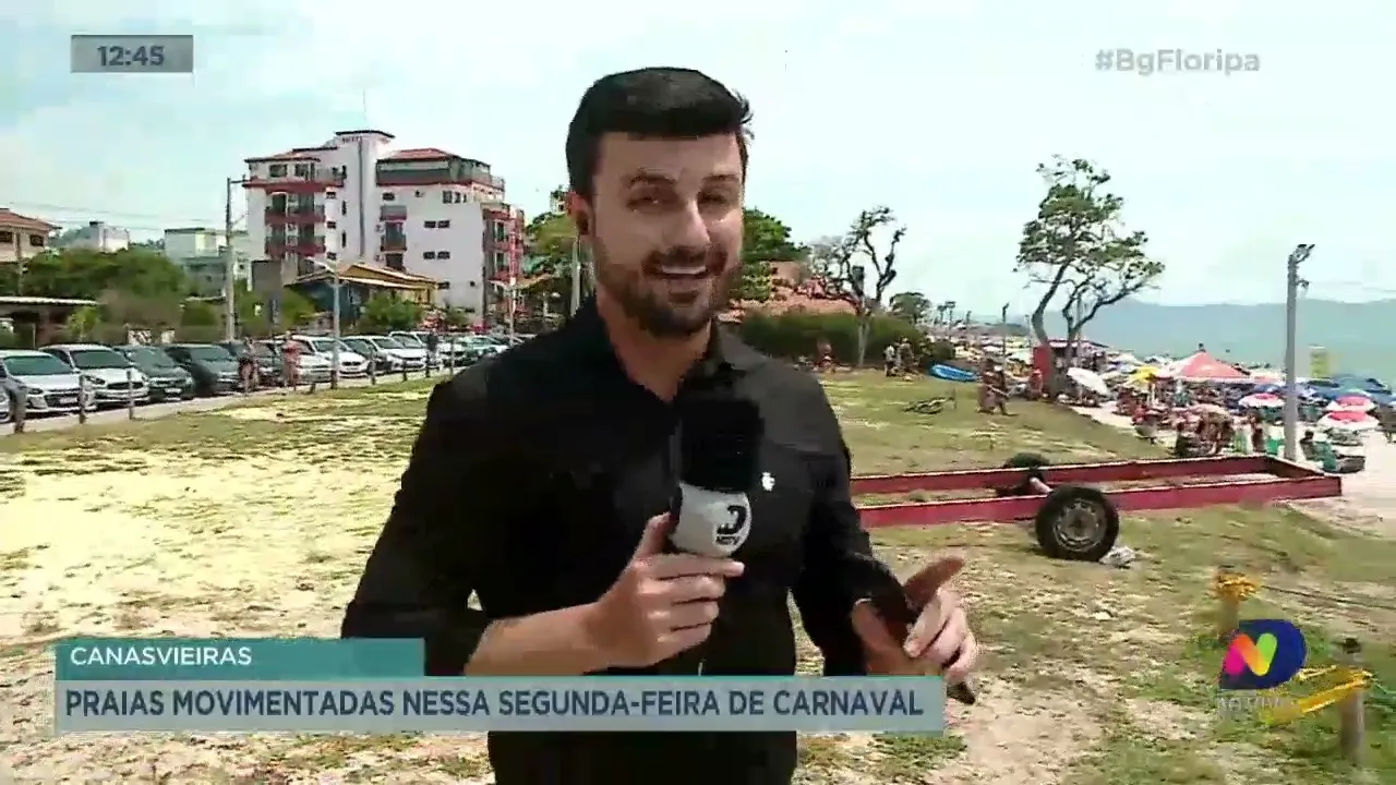Praias movimentadas nessa segunda-feira de carnaval