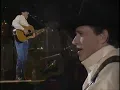 Download Lagu George Strait - Amarillo by Morning (Live)