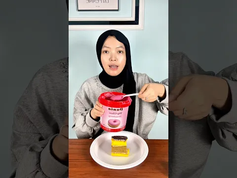 Dekorasi kue vanila stroberi