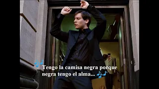 PETER BAILANDO LA CAMISA NEGRA (Escena del El hombre araña 3)