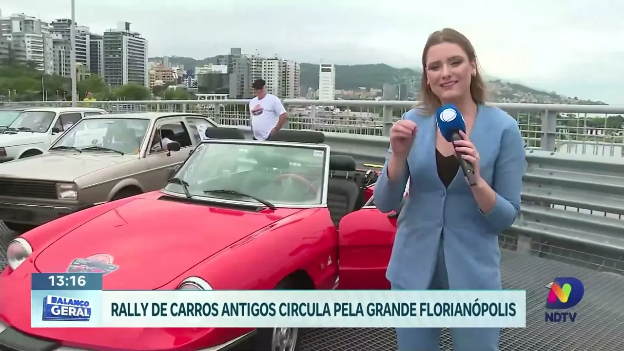 Motor à nostalgia: Rally de Carros Antigos movimenta pelas ruas de Florianópolis