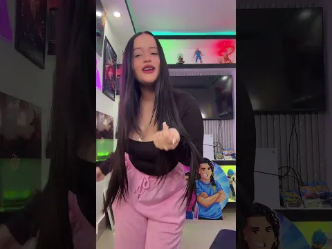 Angi Fire Baila mejor que la pelo en pausa en vivo 😂 #shorts