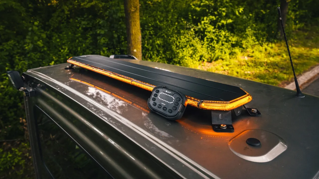 Video: LED dakset amber | 1054mm | 12-24v | incl. controller